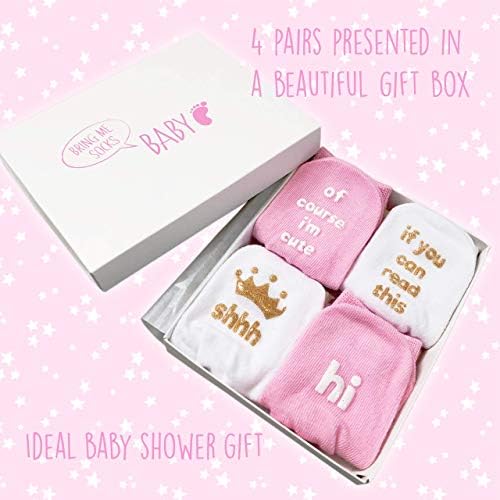ערכת מתנה לגרבי תינוקות - מקלחת לתינוקות ייחודית או מתנה שזה עתה נולדת - 4 זוגות ציטוטים חמודים בתיבת מתנה