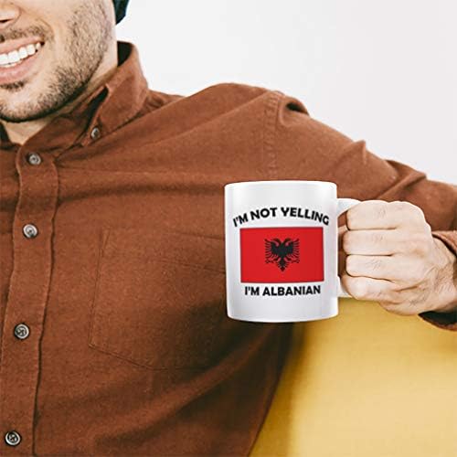 אני לא צועק אני אלבנית אלבניה אלבנים קרמיקה קפה תה ספל כוס חג המולד חנוכה מתנה עבור גברים & מגבר; נשים
